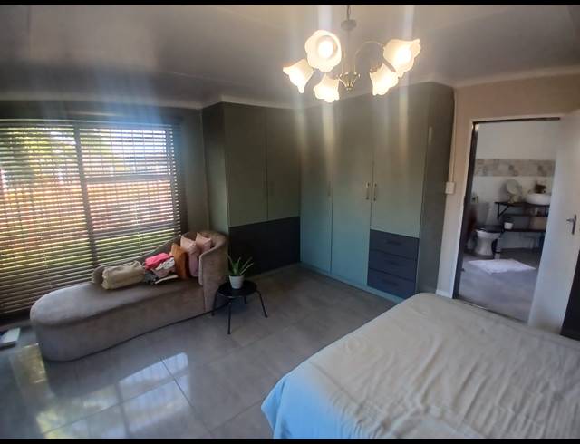 4 BEDROOM HOUSE FOR SALE IN MEYERTON PARK